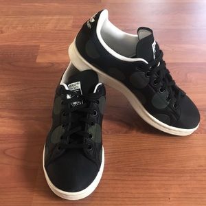 GLOW IN THE DARK POLKA DOT STAN SMITH “XENO DOT”